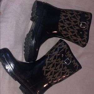 Micheals kors rain boots